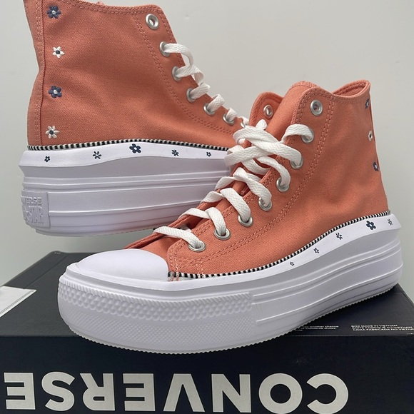 Converse Women's Pink High-Top Platform CONVERSE *
A14266C
CTAS MOVE HI - Picture 10 of 16